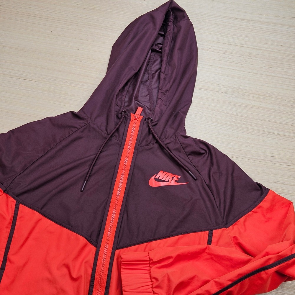 Nike Windrunner Jacket Women M Full Zip Hooded Windbreaker Maroon 883495-635